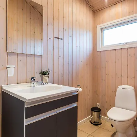 6 Person In Semesterbostad