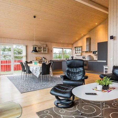 6 Person In Semesterbostad Tarm